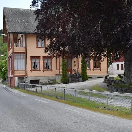 Guest house Dosen Gard Luster